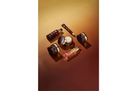 Resim Yves Rocher 14ML Yaşlanma Karşıtı Aydınlık Veren Besleyici Göz Kremi 