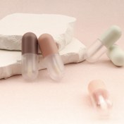 Resim 4 adet Mini Kapsül Fondöten ve Damlalık Uygulama Çubuğu ile Düşük Tahrişli Plastik Oval Sıkma Şişesi, Sızdırmaz Seyahat Malzemeleri, Sadece Elde Yıkama 