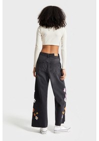 Resim Itsbasic Kadın Koyu Füme Renk Çiçek Nakışlı Culotte Fit Tasarım Denim Jean 