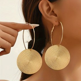 Resim Yaz/Bahar Kadınlar için Bir Çift Halka Küpe - Yeni Moda Basit Yaratıcı Geometrik Spiralli Desenli Yuvarlak Disk Büyük Kulak Kelepçeleri Günlük Sokak Stili Dört Mevsim Hediye Takı Aksesuarları 