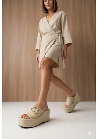 Resim Shoetek Rivva Kadın Terlik Dolgu Tabanlı Kalpli Gold Tokalı Bej Saten 