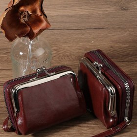 Resim Kompakt Kadın Cüzdanı Bilek Kayışı ile - Şık Fermuarlı Çanta, Büyük Kapasiteli Kart Tutucu, Madeni Para & Kartlar için Çoklu Bölmeler, Retro Tasarım Bordo/Siyah/Koyu Curry/Kahverengi/Mavi, Günlük Kullanım veya Hediyeler için Mükemmel, Kompakt Çanta | Retro Tarzı Cüzdan | Parlak Bitiş 