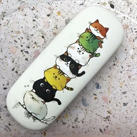 Resim Sevimli Kedi Tasarımlı Suni Deri Gözlük Kılıfı - Şık ve Dayanıklı Gözlük Tutucu, Sevimli Yuvarlak Başlı Kedi İllüstrasyonu, Beyaz Arka Planlı Oynak Çok Renkli Kediler, Erkek Moda Aksesuarları, Gözlük Saklama için Mükemmel | Basit Gözlük Kılıfı | Kaliteli İşçilik, Kedi Aksesuarları 