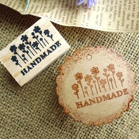 Resim 1 Adet El Yapımı Çiçek Desenli ve "El Yapımı" Yazılı Ahşap Damga - Vintage Dikdörtgen DIY El İşi Damgası, Albüm, Günlükler, Hediye Dekoru için (4x2.5 cm / 1.57x0.98 inç veya 4x1.8 cm / 1.57x0.71 inç) | Sanatçı İçgörüşü | Doğal Ahşap Dokusu 