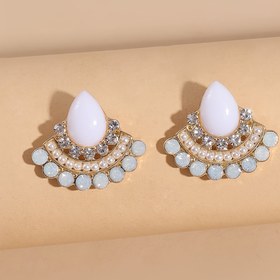 Resim Rhinestone Aksesuarlı, Çinko Alaşım ve 925 Gümüş Pimli, Kadınlar için Modaya Uygun, Günlük Giyim ve Parti için Mükemmel, Bohemian Elegant Fan-Şekilli Küpe 