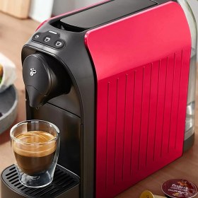 Resim Tchibo Cafissimo Easy Kapsüllü Kahve Makinesi - Kırmızı 