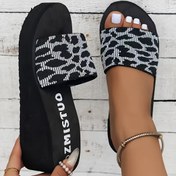 Resim Kadınlar için Leopar Desenli Platform Sandaletler - Kayma Önleyici, Nefes Alabilen Kumaş Üst ve Orta Topuklu Yazlık Plaj Ayakkabıları, Rahat Giyim İçin Şık Slip-on Açık Burunlu Sandaletler | Dayanıklı 