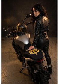 Resim Queen Universal Motor Sele Kılıfı Siyah Scooter Sele Koruyucu Kadınlara Özel %100 Polyester Yıkanabilir Koltuk Kılıfı 