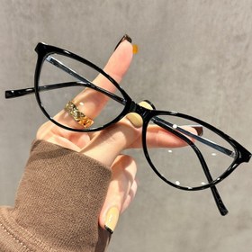 Resim Ultra Hafif Y2K Retro Kedi Gözü Şeffaf Çerçeve Gözlük Kadınlar İçin, Yüksek Kalite Gümüş Renkli İnce Çerçeve, Günlük Kullanım İçin Mükemmel, Dekoratif Gözlük,Moda Aksesuarı,Retro Gözlük Kadın,Kedi Gözü gözlükler,Kore Tarzı Gözlükler,Metal Menteşeli Gözlükler,Stil Bilincine Sahip Kadınlar,Kadın Moda 