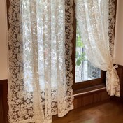Resim Şık Büyük Çiçekli Dantel Perli Panel, Vintage Pastoral Şeffaf Dekoratif Pencere İşlemi, Çubuk Cebi Tasarımı, Oturma Odası, Yatak Odası veya Yemek Odası için, Karartma Fonksiyonu, Polyester Mesh Kumaş, Şık Oturma Odası Perdesi 