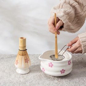 Resim 5 adet Sakura Beyaz Matcha Kasesi ile Çırpıcı Seti, Sevimli Japon Çay Eşyaları, Bir Spoutlu Çaydanlığı, Bambu Çırpıcı, Kaşık, Çırpıcı Tutucu, Paslanmaz Çelik Süzgeç, Mükemmel Matcha Çırpıcı Seti, Matcha Latte için Uygun, Matcha Tutkunları için Hediye 