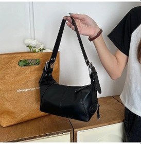 Resim Novahub Beyaz Y2k Stil Omuz Çantası Için Trendy Motosiklet Çanta Minimalist Omuz Çanta Kızlar Için Sokak Giyim Beyaz Beyaz 