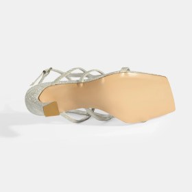 Resim Desa Kadın Gümüş Toka Detaylı Topuklu Abiye Sandalet 