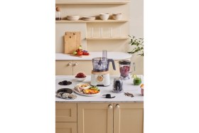 Resim Güçlü ve Çok Fonksiyonlu 2500W Mutfak Robotu, Kahverengi, Dayanıklı ve Şık Tasarım 