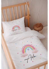 Resim %100 Pamuk Saten Isme Özel Isimli 100x150 Bebek Yatak Nevresim Seti Gökkuşağı 