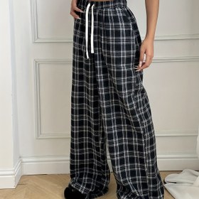 Resim Kadınların Günlük Karo Desenli Bağcıklı Düz Bacaklı Pantolonları - Bol Kesim, Yüksek Bel Darbeli Bacaklı, Bahar ve Sonbahar için, Siyah ve Beyaz Karo Desenli, Rahat Moda, Sevimli Pantolonlar 