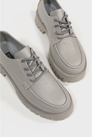 Resim TUNAELLİ KADIN GRİ HAKİKİ DOĞAL DERİ BAĞCIKLI OXFORD AYAKKABI 