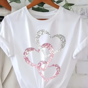 Resim Kadınlar için Yazlık Rahat Kısa Kollu Tişört - Canlı Pembe Gradyan Kalp Baskı, Gevşek Yuvarlak Yaka, Orta Esneklikte Nefes Alabilen Kumaş, Makinede Yıkanabilir Kore Stili Üst, Simli Dokulu Kalpler, Konforlu Kesim Gömlek 