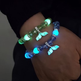 Resim Parlayan Denizkızı ve Yunus Kuyruk Bilekliği - El Yapımı Esnek Boncuklu Takı, Mavi Cam Boncuklar ve Çinko Alaşım Aksesuarlı, Partiler, Hediye ve Günlük Giyim İçin İdeal | Kadınlar için Okyanus Temalı Tasarım, Parti Aksesuarları | Esnek Boncuklu Bileklik, El Yapımı Bileklik, Denizkızı Partisi Dekorasyonu 