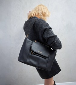 Resim Luna Siyah E. Deri Bebek Çantası 