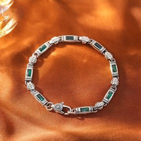 Resim Erkek Yeşil Kare Bileklik - Zarif Retro Takı, Yeşil Sahte Taşlar, Dayanıklı Günlük ve Resmi Bileklik, Partiler, Yıldönümleri, Doğum Günleri için Lüks Hediye, Yıldönümü Hediyesi, Sophistike Tasarım, Yüksek Kaliteli Aksesuar, Dekoratif Parça, Moda Tutkunları, Kadınlar için Bileklik Yüksek Kaliteli, Erkekler için Sneakerlar / Çiftler için Bileklikler 