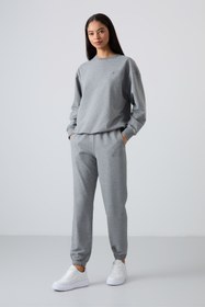 Resim TOMMYLIFE Gri Melanj Basic Pamuklu O Yaka Oversize Lastik Paça Kadın Eşofman Takım - 95287 