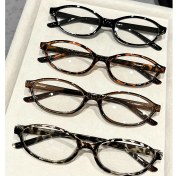 Resim Unisex Minimalist Retro Stil Düz Gözlükler, Arkadaşlar İçin Harika Bir Hediye Olarak Hizmet Eder ve Günlük Aksesuar Olarak Uygun, Babalar Günü, Anneler Günü, Sevgililer Günü İçin Uygun, Çok Yönlü ve Moda, Sağlam ve Dayanıklı, Günlük Görünüşlere Bir Dokunuş Elegansı Ekler. 