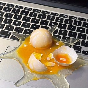 Resim 1 Adet Nisan Şakası Kırık Yumurta Telefon Tutucu, Çatlak Paskalya Süsleri, Karışık İçecek Şaka Oyuncakları 
