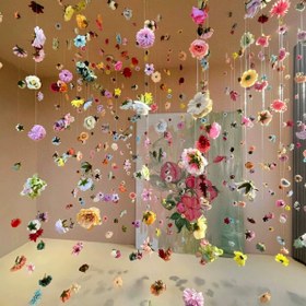 Resim 45 adet DIY Yüzen Çiçek Garland Kiti Seti 54.86 metre İplik ile Kendi Kendine Montaj 30 adet Çok Renkli Plastik Çiçek Başlıkları ile 15 adet Yapışkan saç tokası ve İplik ile DIY Asılı Kapı Perdeleri, Düğün ve Nişan Dekoru, Bahar Partisi Dış Mekan / İç Mekan Dekorasyonu 
