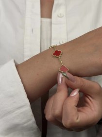 Resim 14 Ayar Altın Bordo Yonca Bileklik 1038 