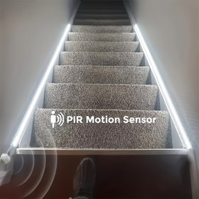 Resim AMILL Hareket Algılayıcı Merdiven Lambası | 5.0 Metre Esnek USB Güçlü Aydınlatma Şeridi | Beyaz/Sıcak Beyaz Çift Renkli | Kızılötesi Algılama | Duvara Monte Edilebilir, Parlak Yüzey | Merdivenler, Koridorlar ve Dolaplar İçin İdeal | Enerji Tasarruflu, Kolay Kurulum 