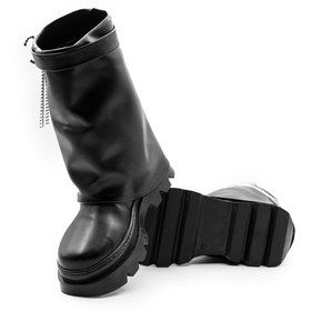 Resim Milano kulanışlı deri tasarımıyla öne çıkan göz alıcı konforlu botlar 