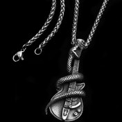 Resim Punk Tarzı Paslanmaz Çelik Zincir ile Retro Python Gitar Alaşım Pendent, Üniseks Rock İlhamlı Moda Aksesuarı, Müzik Severler ve Arkadaşlar için İdeal Hediye 
