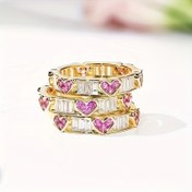 Resim Günlük ve Düğün Törenleri İçin Basit Kalp Çiçeği Tasarımı ile Sentetik Pembe Safir ve Kübik Zirkonya, Tüm Mevsimler Uyumlu Elegant 18K Altın Kaplama Bakır Yüzük 