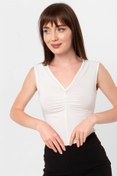 Resim Laranor Ecru Alttan Çıtçıtlı V Yaka Yakada Büzgü Detaylı Bluz&body 