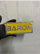 Resim Sarı Renk Üzeri Hologram Renk Baron Yazılı Vantuzlu Cam Süsü 