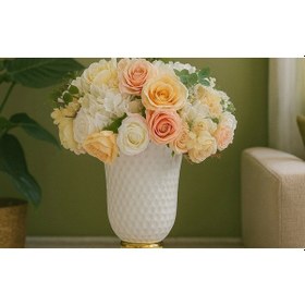 Resim Altın Kaideli Beyaz Dokulu Vazo Şeftali/krem Gül & Ortanca Yapay Aranjman 