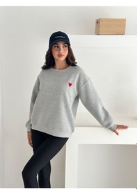 Resim Kadın Kalp Nakışlı Sweatshirt Sade & Sevgi Dolu Stil Gri 