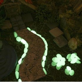 Resim nolva ® Gece Karanlıkta Işık Vererek Parlayan Dekoratif Çakıl Taşları 
