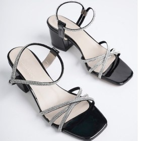 Resim Bulutmod Ba04544 Siyah R Kadın Çapraz Üç Taşlı Abiye 5 Cm Klasik Topuklu Ayakkabı Siyah Rugan 