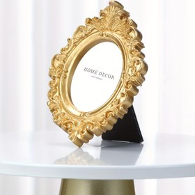 Resim Zarif Altın Reçine Fotoğraf Çerçevesi ve Karmaşık Süslemeli - "Ev Dekoru" Oval Ayna Siyah Stand üzerinde, Masaüstü Dekorasyon için Mükemmel, Zarif Dekor Parçası|Şık Ev Dekoru|Detaylı İşçilik 