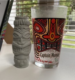 Resim Opencart Tiki Heykeli Sadece Plastik Aparattır 