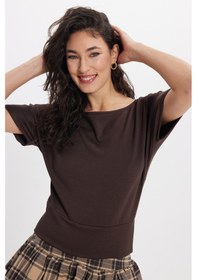 Resim Tudors Kadın Slim Fit Dar Kesim Kısa Kollu Kayık Yaka Kahverengi Tişört-50565 
