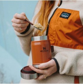 Resim Stanley Classic Legendary Kaşıklı Yemek Termosu 0.4L Termos Kamp Matara BORDO 