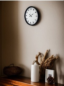 Resim 36 Cm Siyah Sade Standart Duvar Saati Açık 