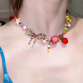 Resim 1 adet Bohem Tarzı Renkli Şekerli Elma ve Kurdele Kolye - Y2K İlhamlı Alaşım Zincir ile Reçine Şanslar, Partiler ve Müzik Festivali için Mükemmel, Parti Aksesuarı | Canlı Aksesuar | Dayanıklı Alaşım Zincir, Elma Aksesuarları 