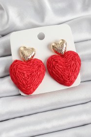 Resim Tua Moda Kırmızı Kalp Figürlü Hasır Örgü Model Gold Renk Kadın Küpe Çok Renkli 