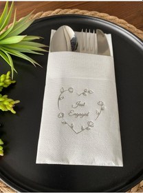 Resim Gümüş Yaldızlı Beyaz Kalp Çelenk Just Engaged Cepli Peçete 12 Adet 40x40 