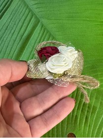 Resim Gönülden Tasarım 7X4 CM 3 LÜLLÜ TASARIM KABARTMA BROŞ YAKA İĞNESİ TÜRBAN GİYİM AKSESUARI 