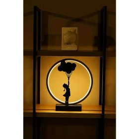 Resim Balonla Uçan Kız Figürlü Kablolu LED Masa Lambası – Sanatsal Dekoratif Gece Işığı 